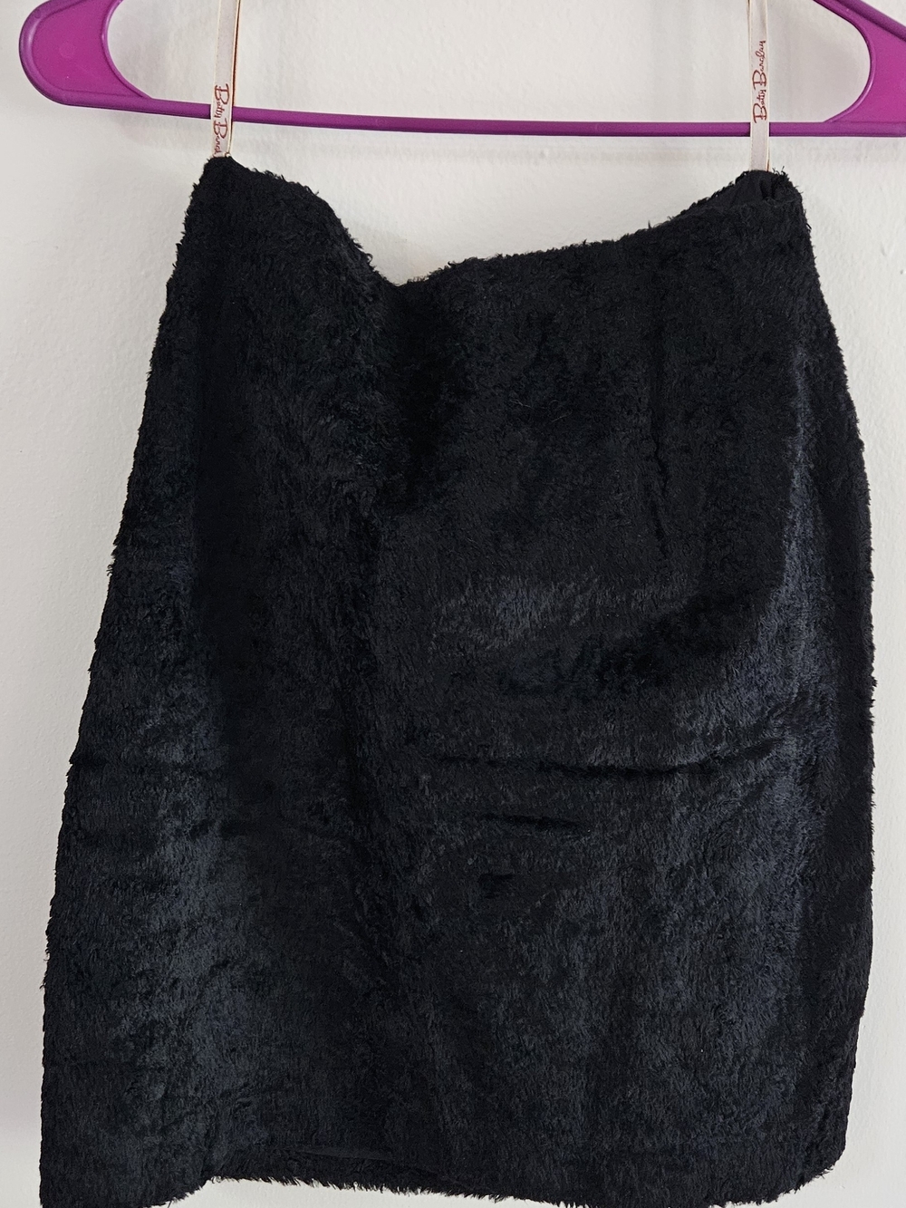 Black Faux-Fur Women's Mini Skirt .